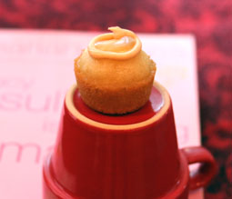Mini-PB-Honey-Cupcake