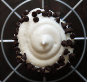 Cannoli-Cupcake-top