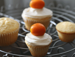 Mini-Kumquat-Cupcake