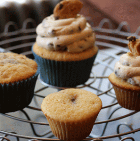 Mini-Cookie-Dough-Cupcake